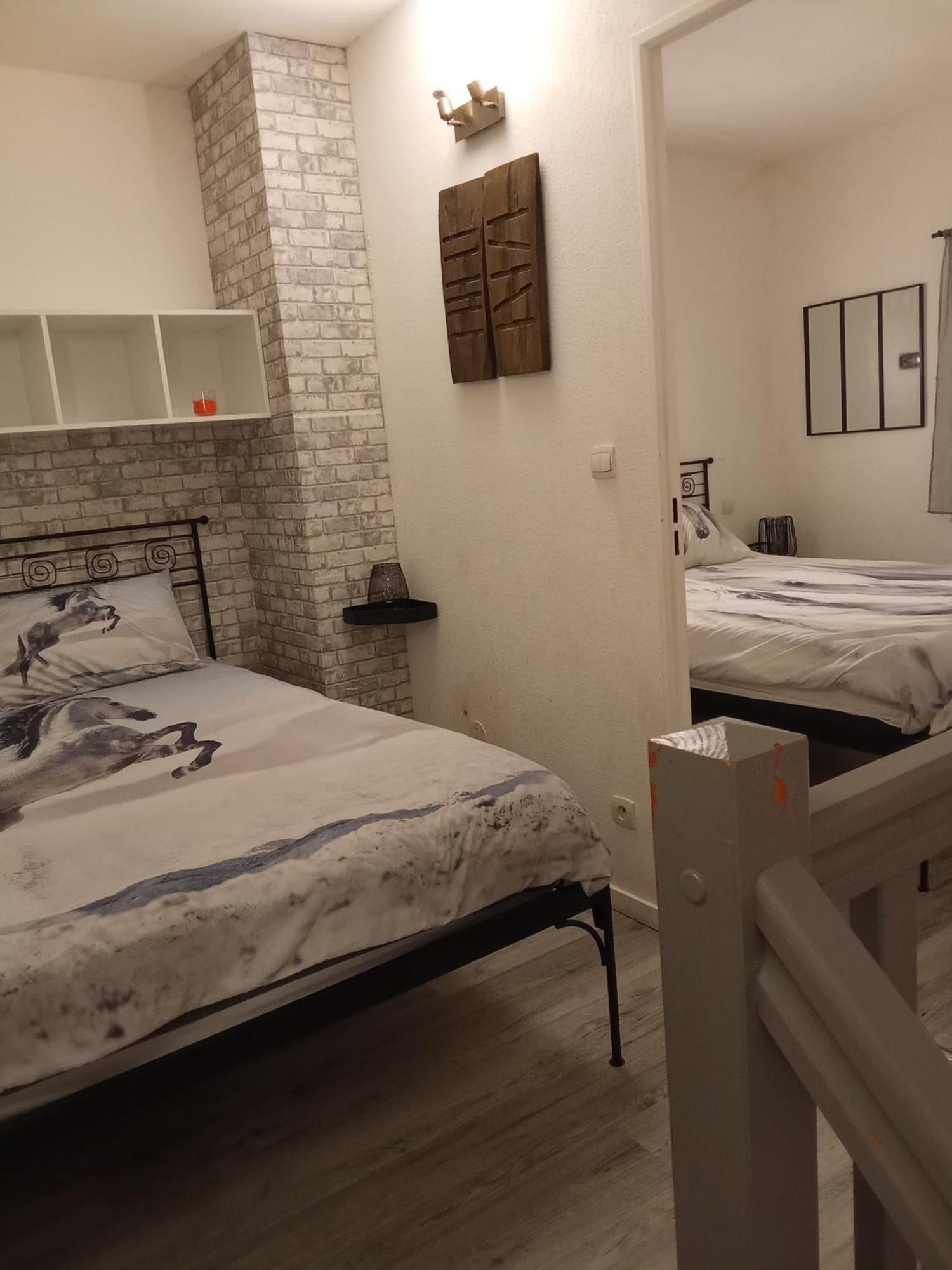 Maison Dans Une Residence De Vacances Галларг-ле-Монтюё Экстерьер фото
